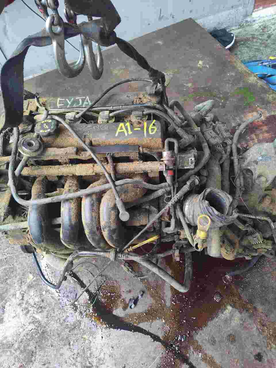 Ford - Fiesta (2004) 4 Cylinder, 1.6 Litre ENGINE